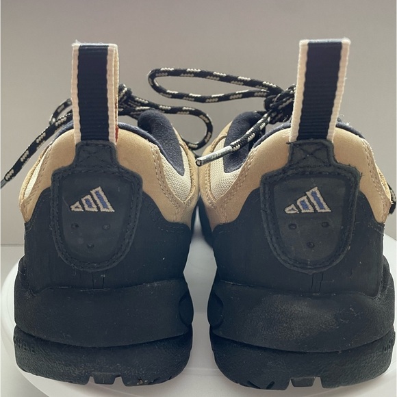 Adidas Hiking Shoes - Picture 5 of 8